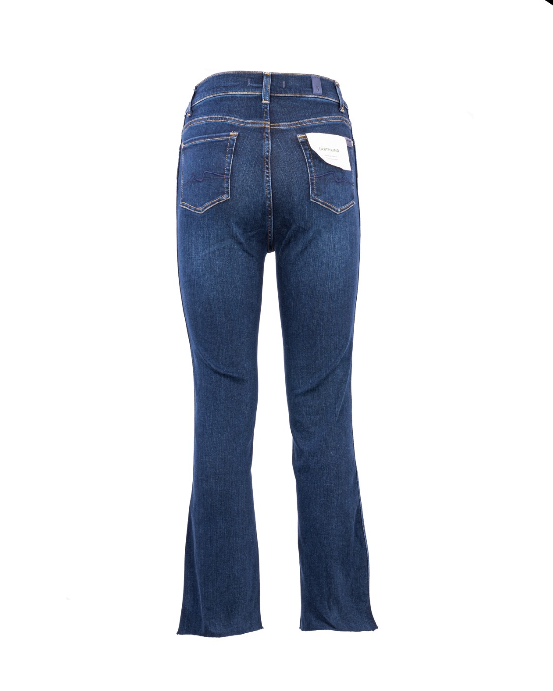 shop SEVEN Saldi Jeans: Seven jeans Bootcut a vita alta.
Definiti da taglio svasato corto e vita alta.
Questa versione, realizzata in denim Slim Illusion Earthkind blu scuro, un tessuto super modellante e degradabile al 100%.
I jeans 7 For All Mankind sono realizzati con tessuti di prima qualità.
Composizione: 97% Cotone 3% Elastan.
Fabbricato in Tunisia.. JSHSU580OP-DARK BLUE number 8707831